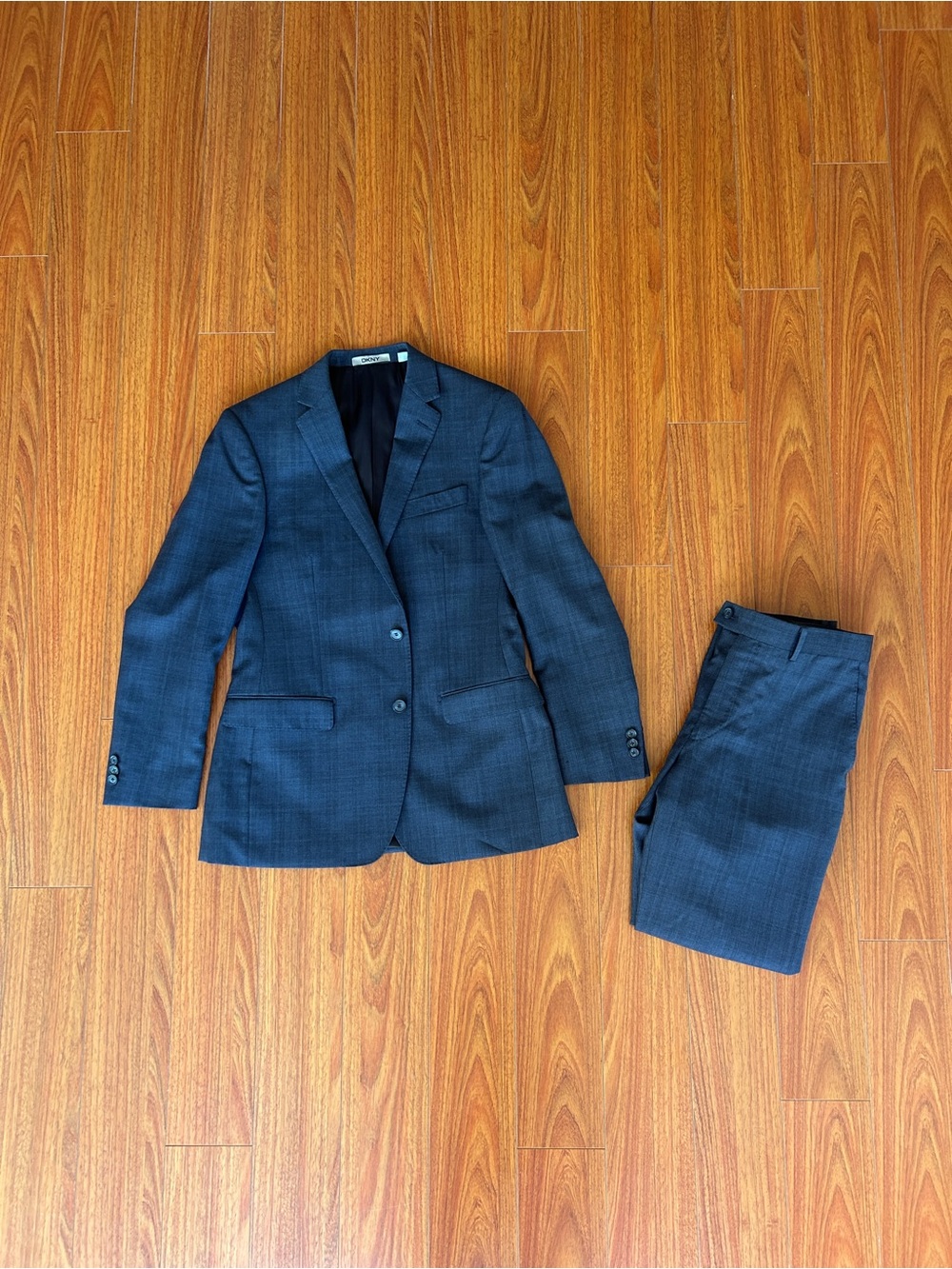 DKNY 40R Men's Navy Blue Two-Piece Wool Suit Jacket & Trousers